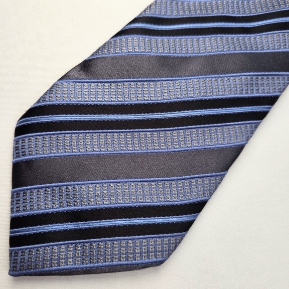 ERMENEGILDO ZEGNA- Textured Diagonal Repetitive Stripes -Blue /Gray - Picture 1 of 8